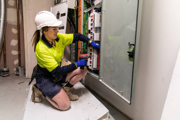 Best Affordable Emergency Electrician  in Vadnais Heights, MN